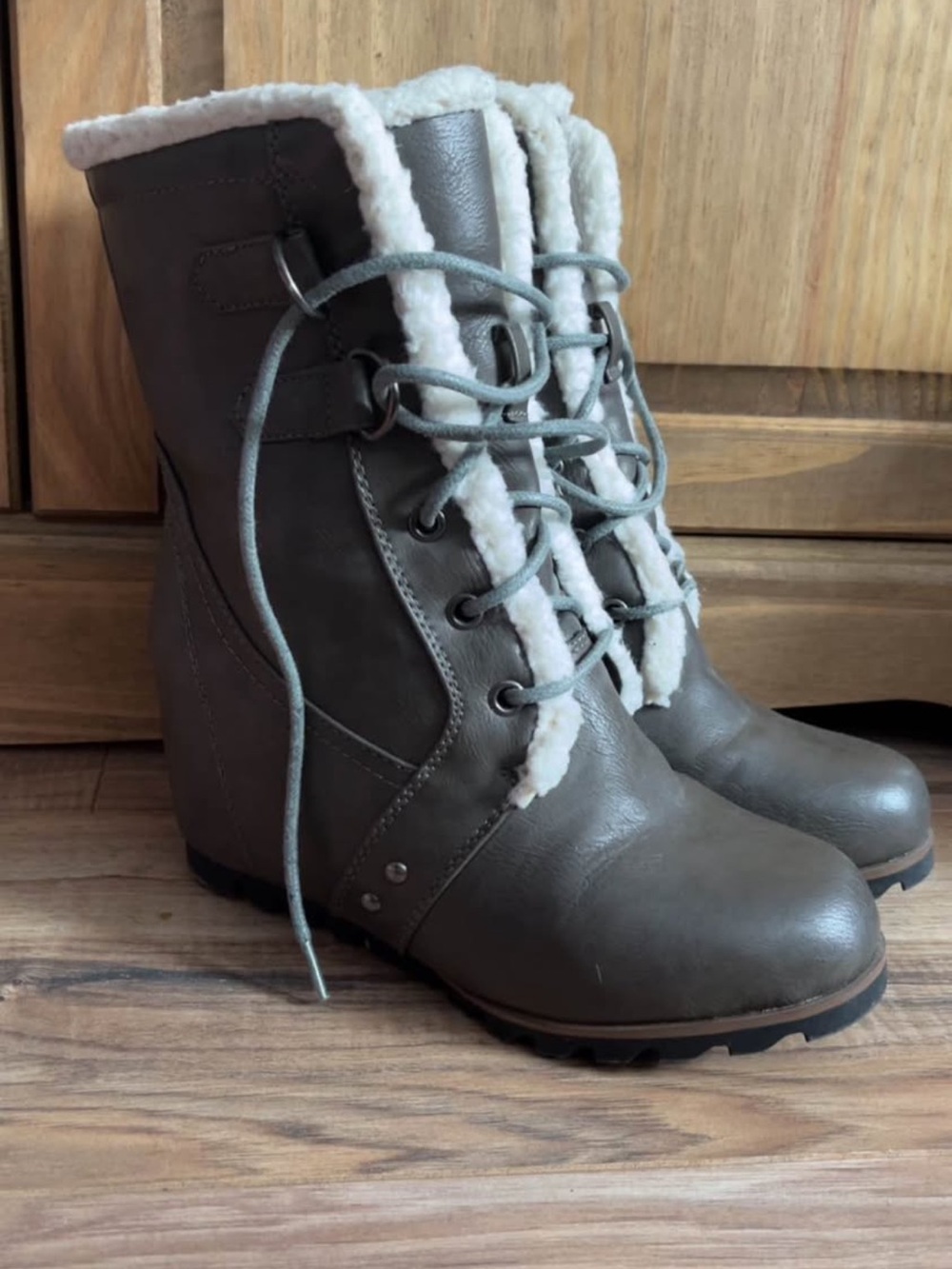 Women's Grey Faux-Shearling Lace-Up Wedge Boots